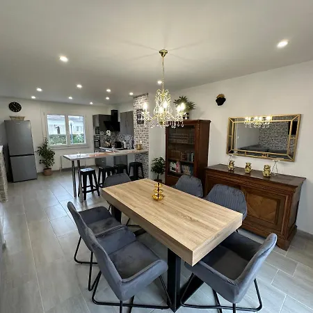 Agreable Maison Avec Jardin A Villa *