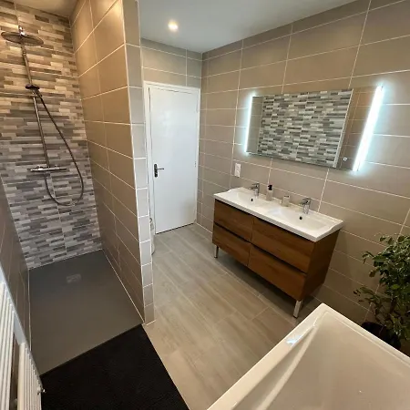 Agreable Maison Avec Jardin A *
