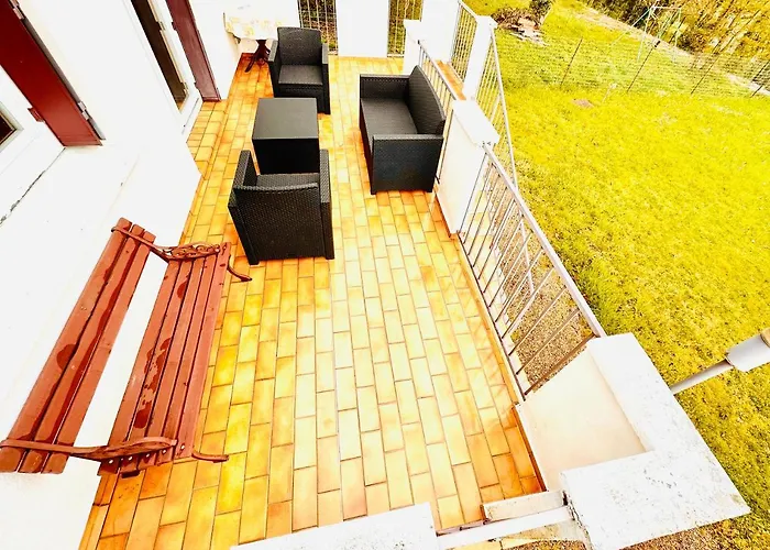 Agreable Maison Avec Jardin A * ז'ואנוויל