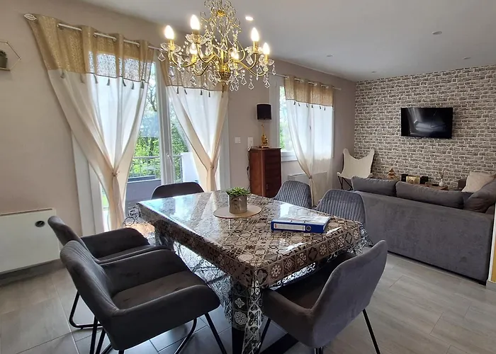 Agreable Maison Avec Jardin A * ז'ואנוויל